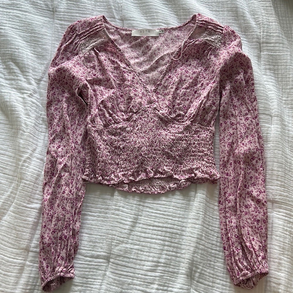 ASTR Pink Floral Cropped Shirt